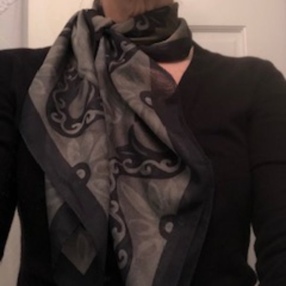 Beautiful large square multi-patterned printed chiffon scarf - Picture 3 of 14